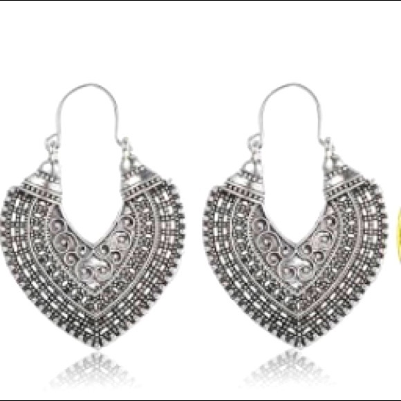 πVintage/Antique Style Heart Shape Dangle Earrings - Picture 2 of 7